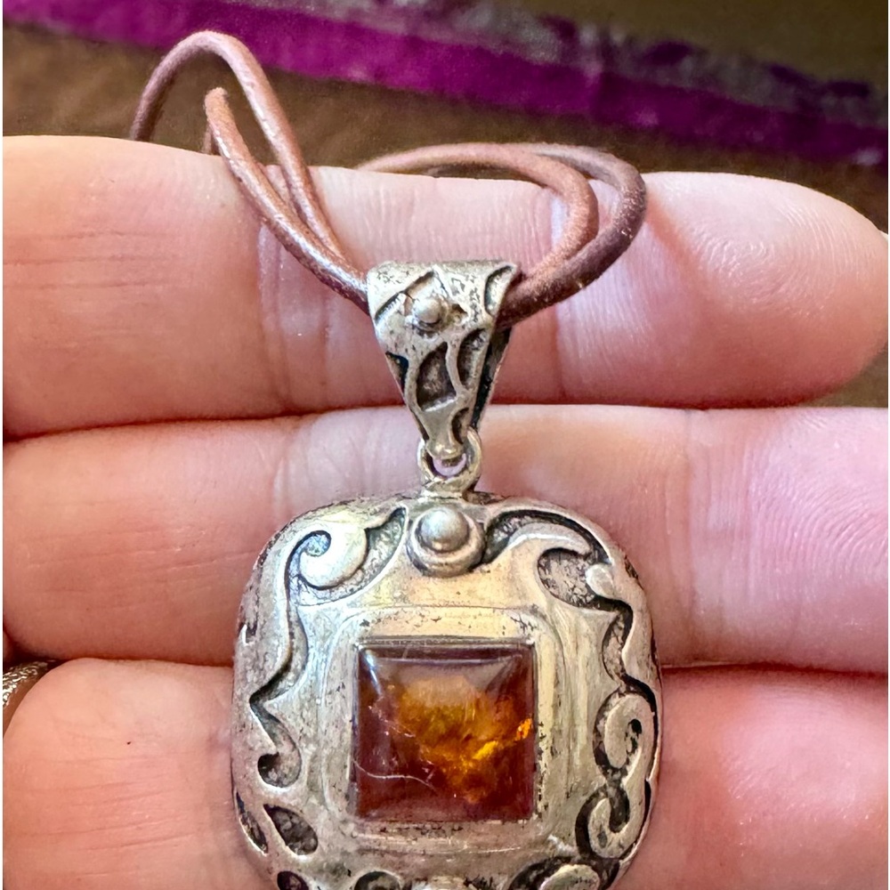 Silpada Sterling Silver Pendant Vintage Amber With Matching Earrings